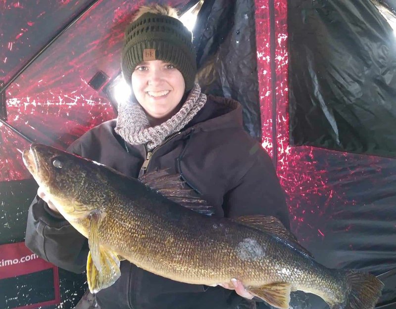 Canada - ice fishing game gambling